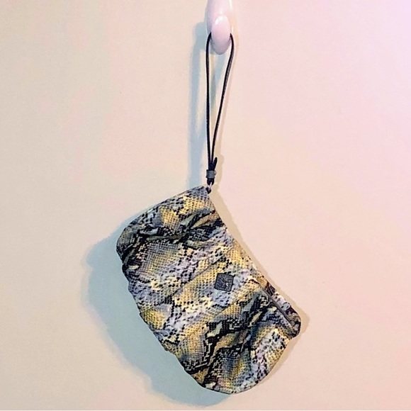 Simply Vera Vera Wang Bag - Picture 3 of 9